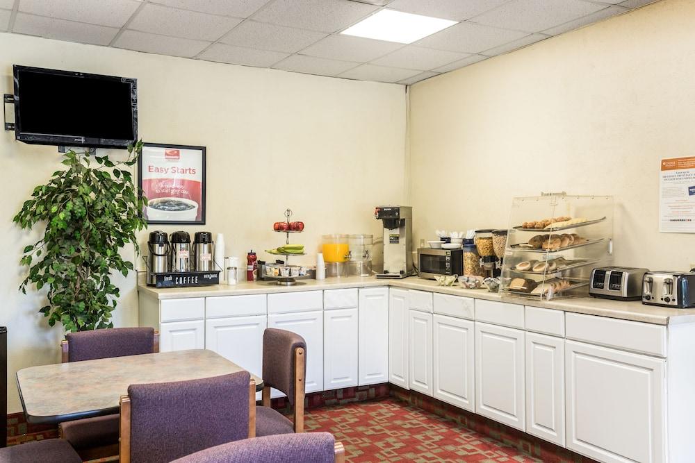 Econo Lodge Stewart International Airport New Windsor Εξωτερικό φωτογραφία